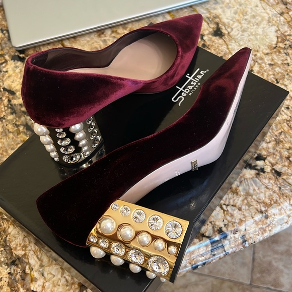 Sebastian Milano Shoes Pumps . Sz 41 .Studs pearls Heel Dolce $ Gabbana inspire